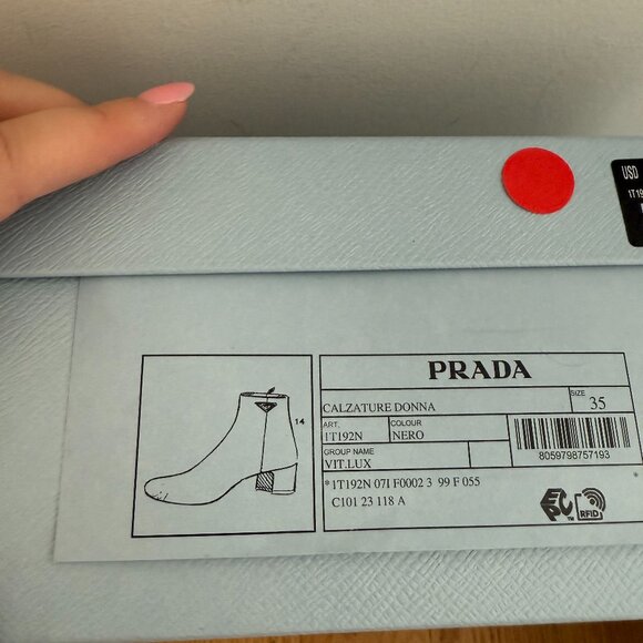 NWT Prada Ankle Boots Black Leather Block Heels Pointed Toe Zip Closure Sz 35 - Picture 3 of 10